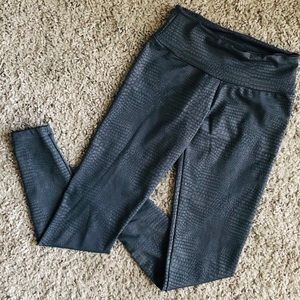 Croc print leggings. Made in Brazil.